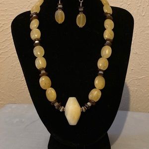 Yellow Jasper necklace 17” with toggle clasp. And earrings. Bracelet 7”